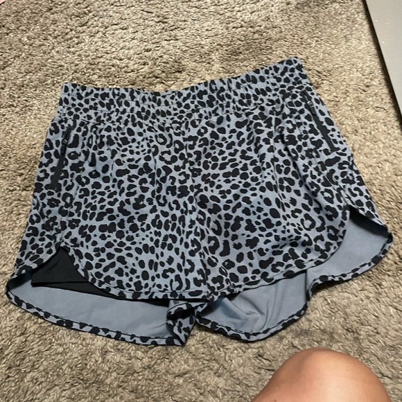 Leopard shorts - Picture 3 of 6